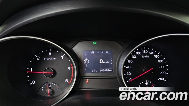 Kia Canival 2015 — photo 8