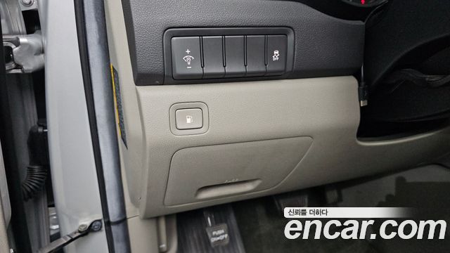Kia Canival 2015 — photo 13