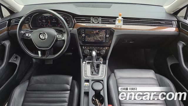 Volkswagen Passat 2018 — photo 7