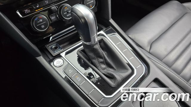 Volkswagen Passat 2018 — photo 9
