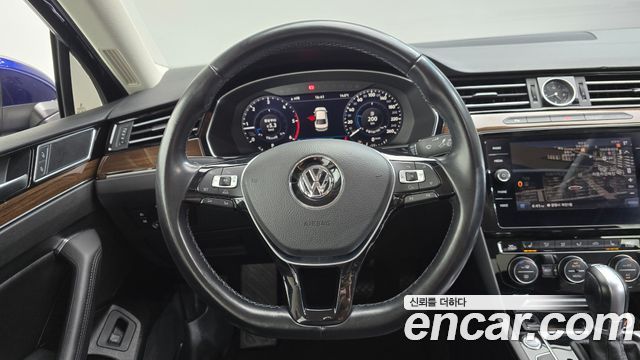 Volkswagen Passat 2018 — photo 13