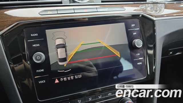 Volkswagen Passat 2018 — photo 14