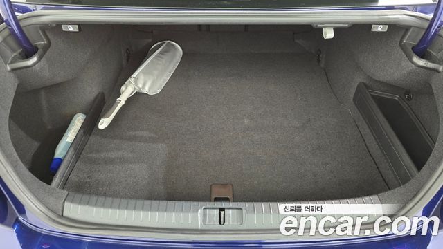 Volkswagen Passat 2018 — photo 15