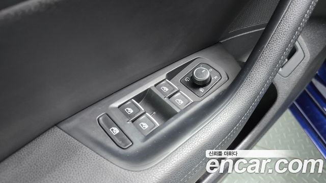 Volkswagen Passat 2018 — photo 19