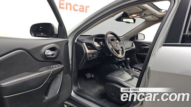 Jeep Cherokee 2016 — photo 10
