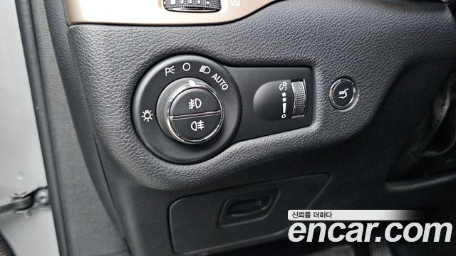 Jeep Cherokee 2016 — photo 13