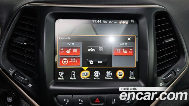 Jeep Cherokee 2016 — photo 18
