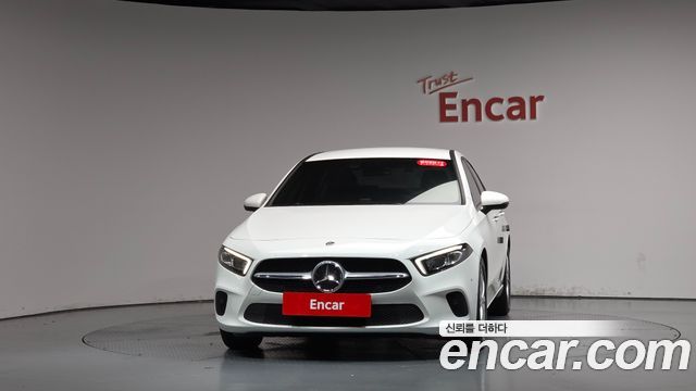 Mercedes-Benz A-Class 2020 — photo 3