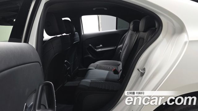 Mercedes-Benz A-Class 2020 — photo 18