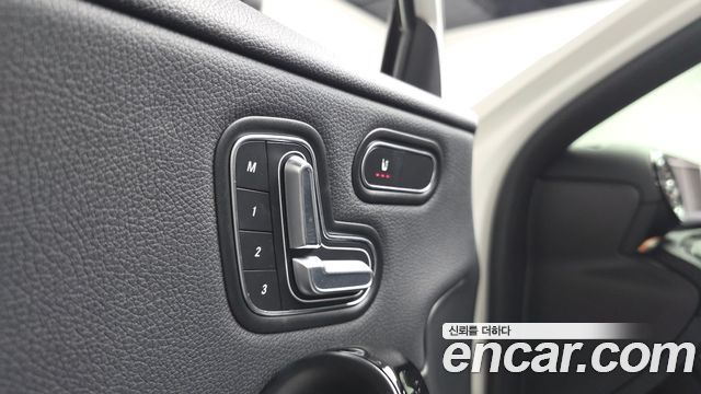 Mercedes-Benz A-Class 2020 — photo 22