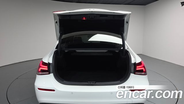 Mercedes-Benz A-Class 2020 — photo 25