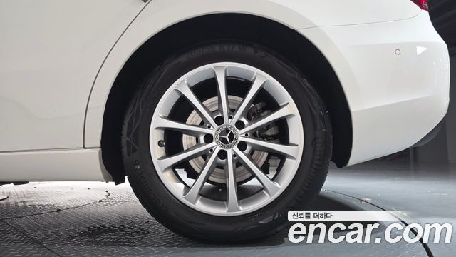 Mercedes-Benz A-Class 2020 — photo 7