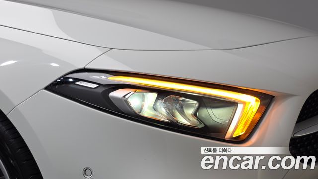 Mercedes-Benz A-Class 2020 — photo 8