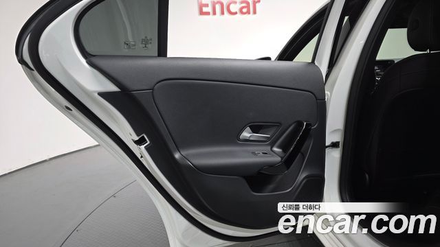 Mercedes-Benz A-Class 2020 — photo 15