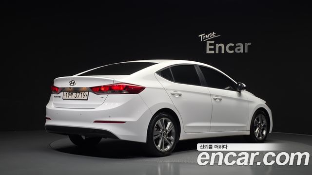 Hyundai AVANTE 2018 — photo 2