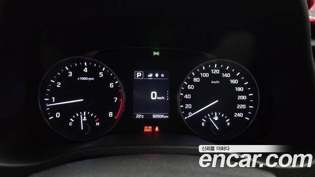 Hyundai AVANTE 2018 — photo 11