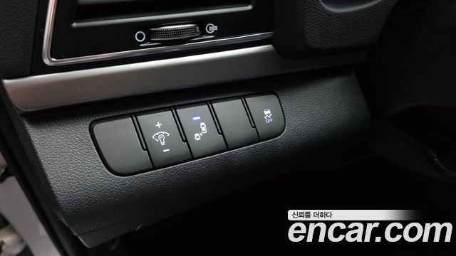 Hyundai AVANTE 2018 — photo 20