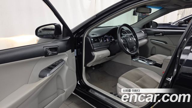 Toyota Camry 2012 — photo 10
