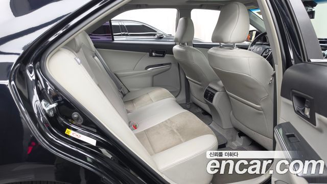 Toyota Camry 2012 — photo 12