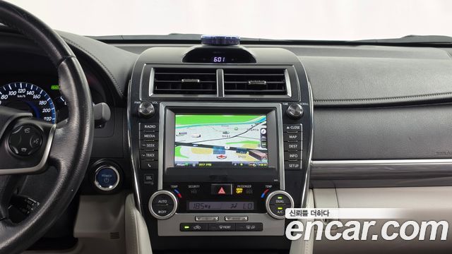 Toyota Camry 2012 — photo 14