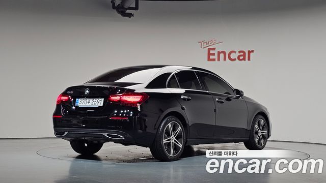 Mercedes-Benz A-Class 2025 — photo 2