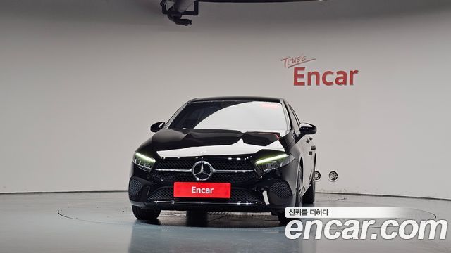 Mercedes-Benz A-Class 2025 — photo 3