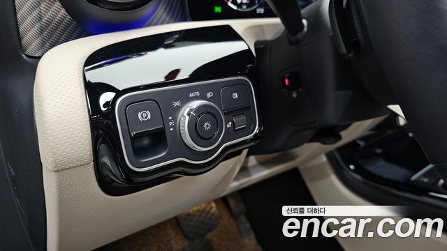 Mercedes-Benz A-Class 2025 — photo 22