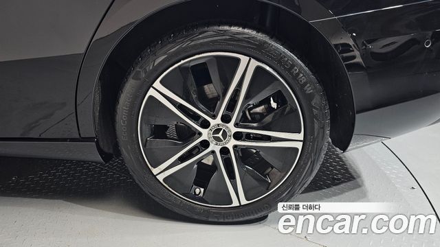 Mercedes-Benz A-Class 2025 — photo 7