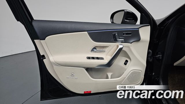 Mercedes-Benz A-Class 2025 — photo 14
