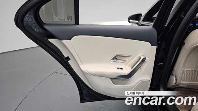 Mercedes-Benz A-Class 2025 — photo 15