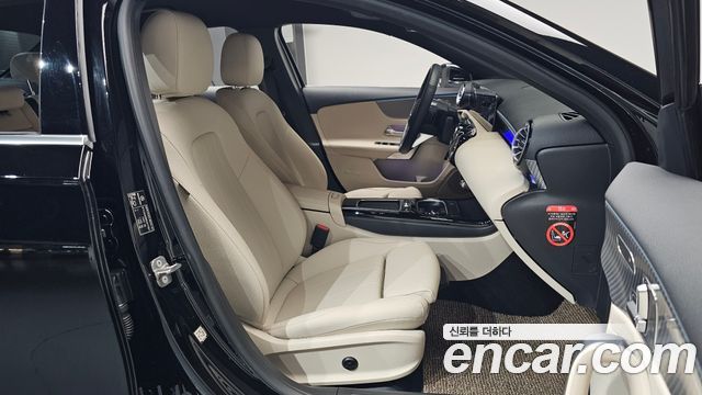 Mercedes-Benz A-Class 2025 — photo 16