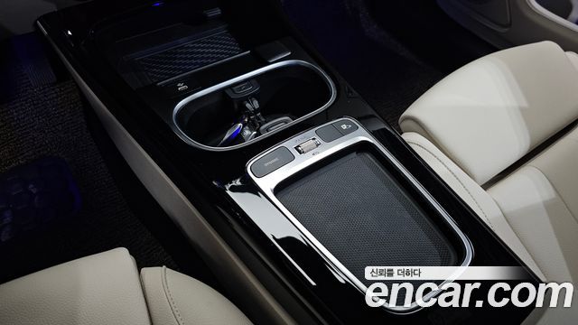Mercedes-Benz A-Class 2025 — photo 29