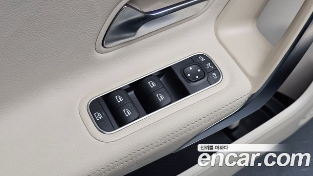 Mercedes-Benz A-Class 2025 — photo 31