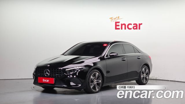 Mercedes-Benz A-Class 2025 — photo 1