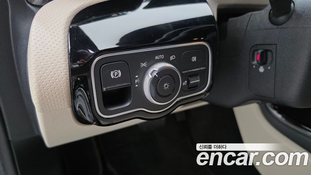Mercedes-Benz A-Class 2025 — photo 15