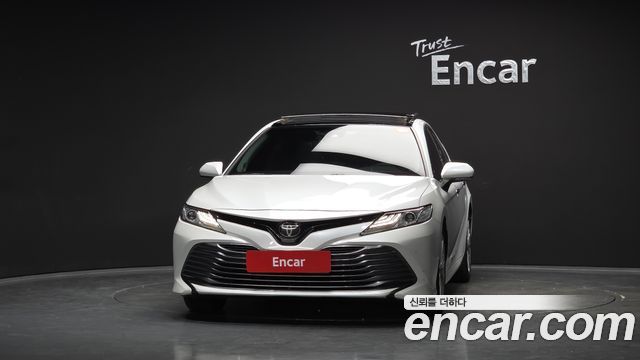 Toyota Camry 2018 — photo 3