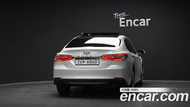 Toyota Camry 2018 — photo 4