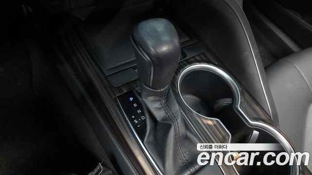Toyota Camry 2018 — photo 9
