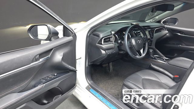 Toyota Camry 2018 — photo 10