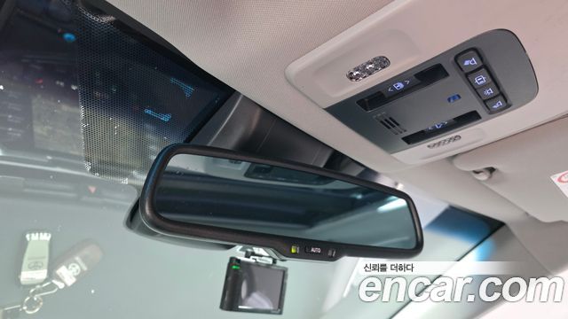 Toyota Camry 2018 — photo 17