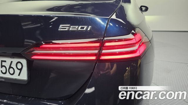 BMW 5-Series 2024 — photo 9
