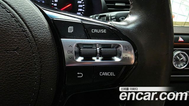 Kia K7 2016 — photo 16