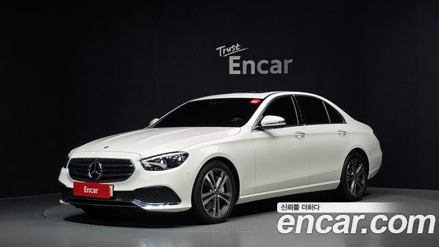 Mercedes-Benz E-Class 2022 — photo 1