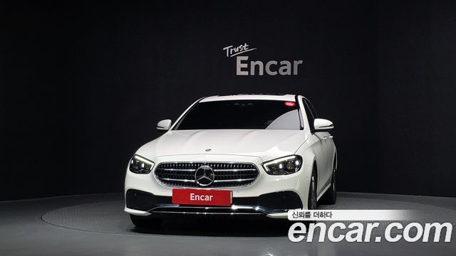Mercedes-Benz E-Class 2022 — photo 3