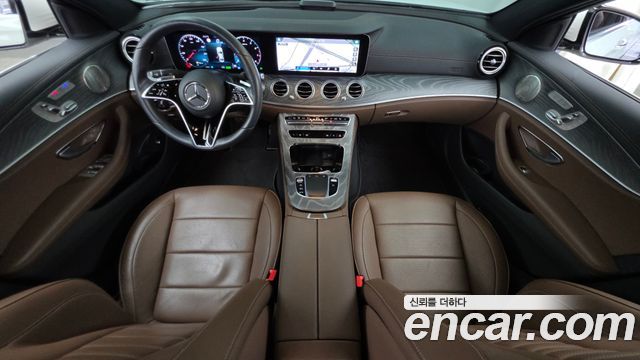 Mercedes-Benz E-Class 2022 — photo 10