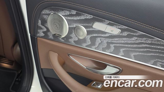 Mercedes-Benz E-Class 2022 — photo 25
