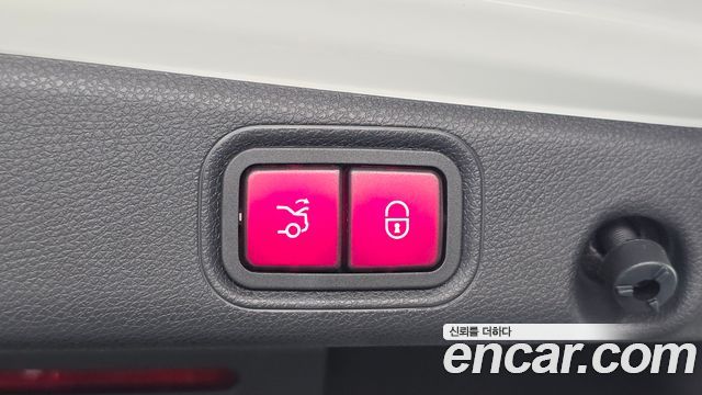 Mercedes-Benz E-Class 2022 — photo 32