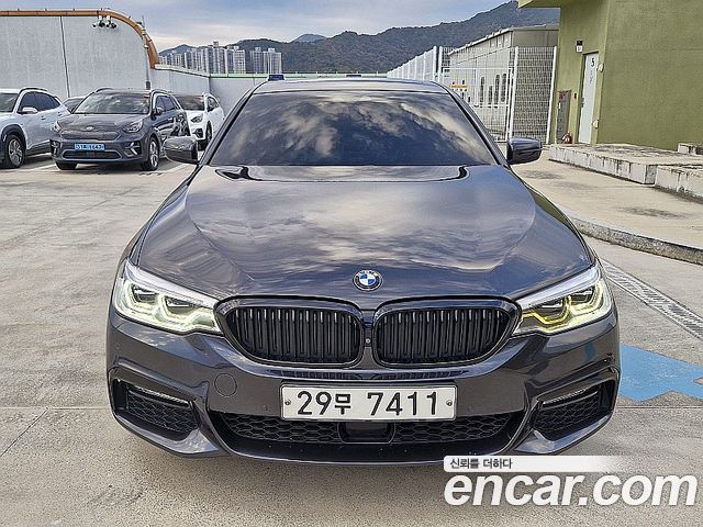 BMW 5-Series 2017 — photo 1