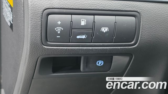 Genesis G80 2017 — photo 22