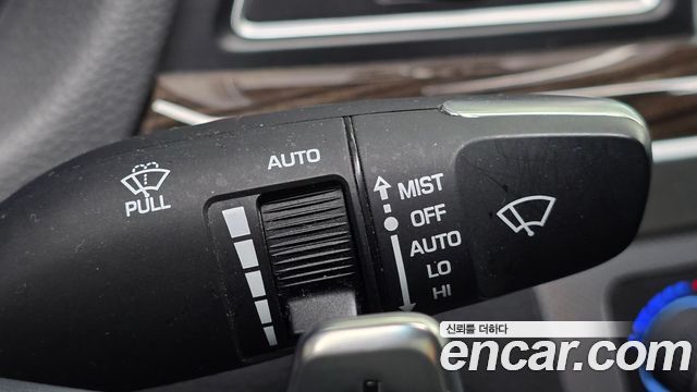 Genesis G80 2017 — photo 25